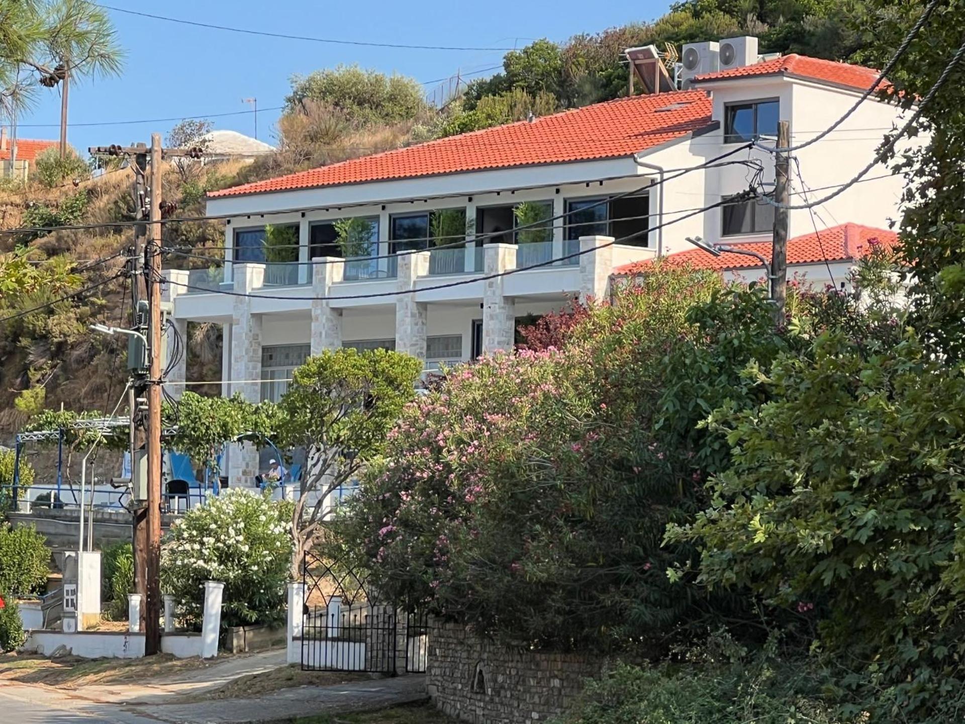 Hotel Kinira エクステリア 写真